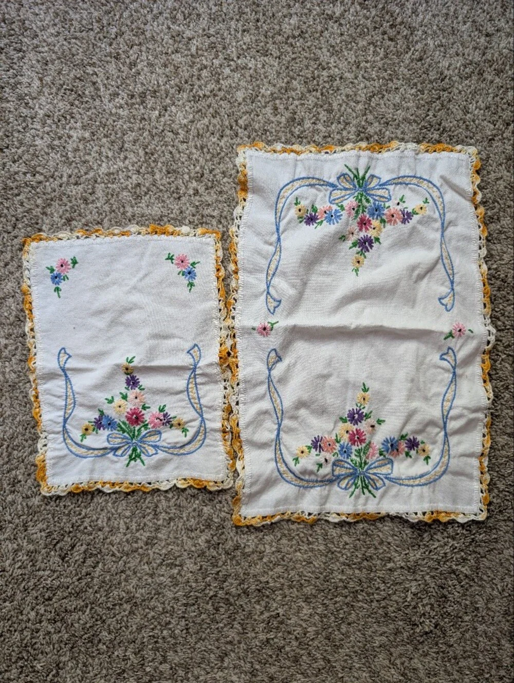 Embroidered Floral Bow Linen Napkin Set with Yellow Crochet Trim Hand‎ Made